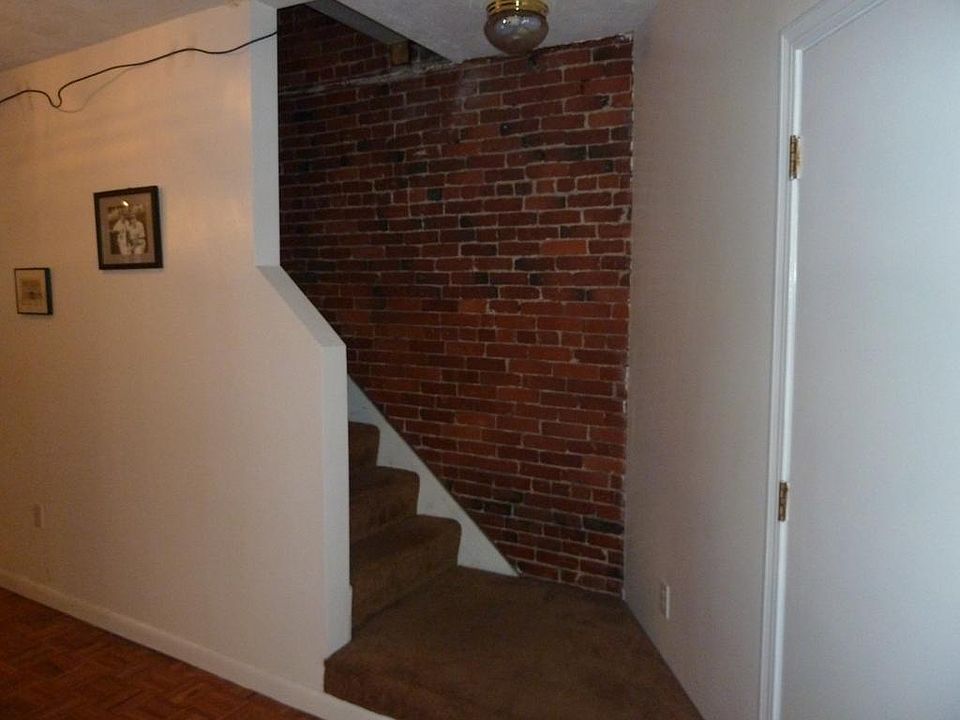 2nd image of 50 Berkeley St