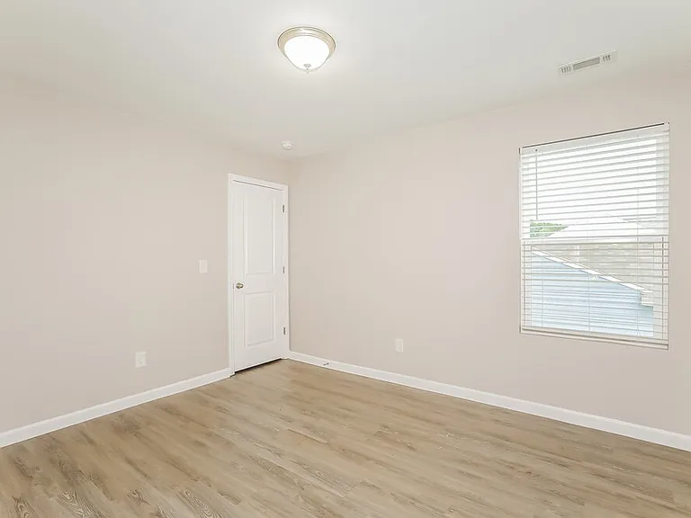 1091 Coldwater Dr — Photo 13