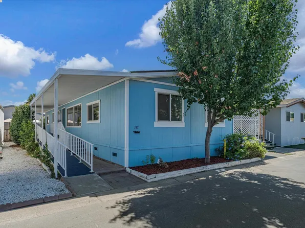 137 Clipper Ln, Modesto, CA 95356