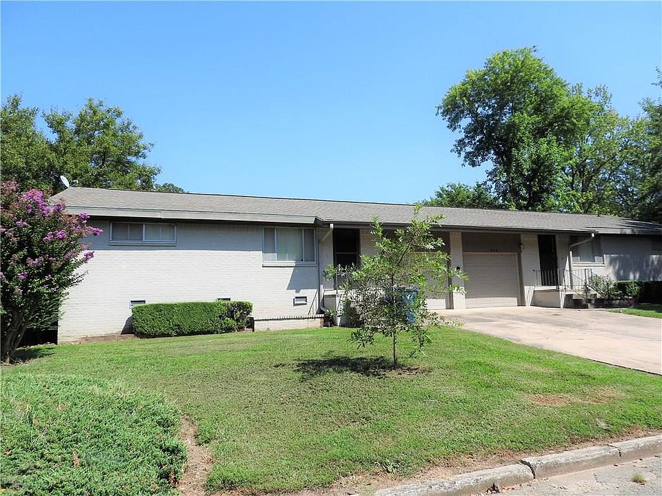 1st image of 308 Magnolia Dr