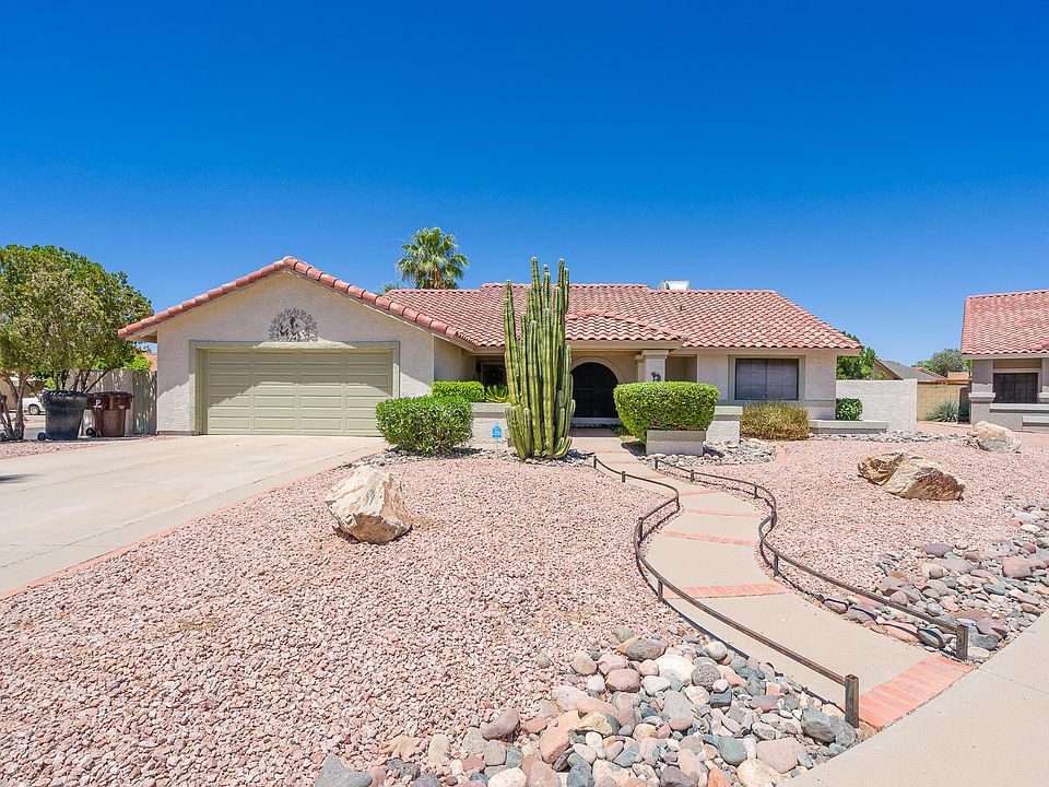 1st image of 7746 W Columbine Dr