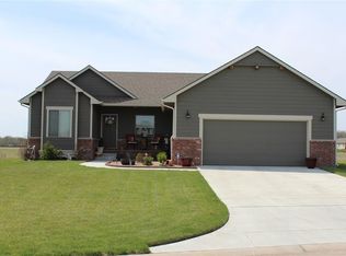 1143 E Red River Cir, Clearwater, KS 67026