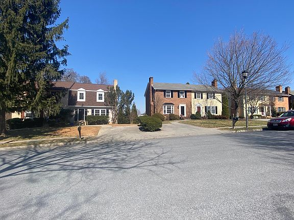 Off-street parking for 2 vehicles