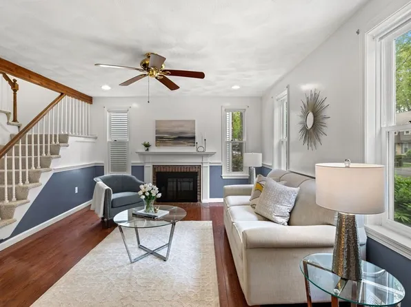 161 Wellman Ave, North Chelmsford, MA 01863