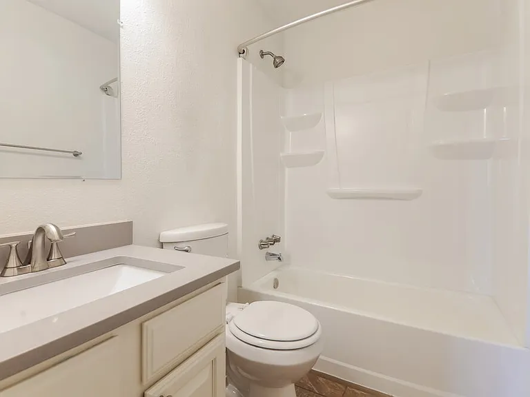 2131 Trishia Ln — Photo 15