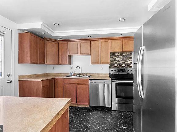 3rd image of 3506 Wayneswood Rd