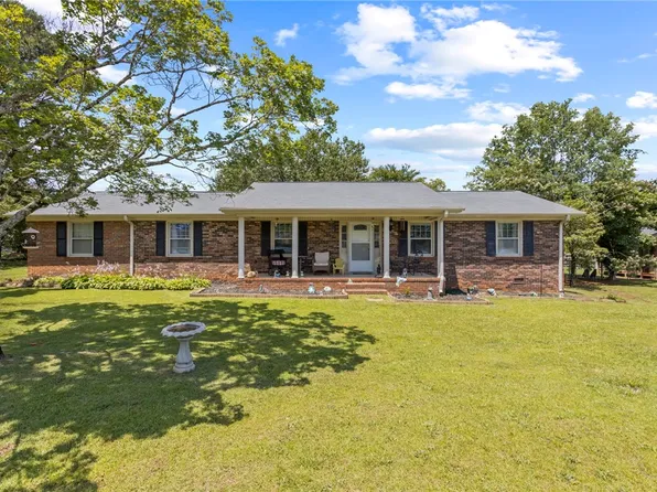 101 Crestview Rd, Easley, SC 29642