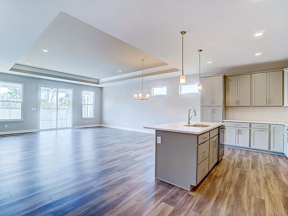 3rd image of 638 Sandker Ln