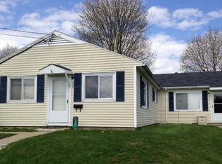 24 Ludlow Rd, Middletown, RI 02842