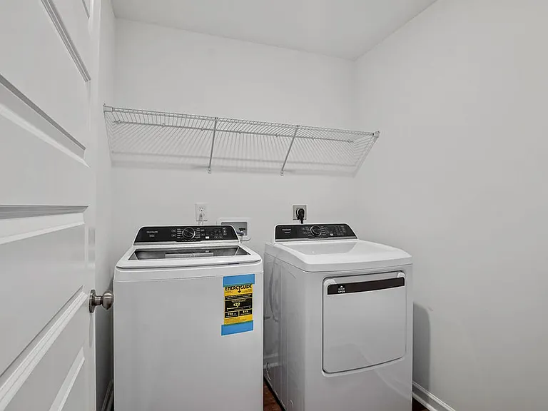 817 Ashford Dr — Photo 17