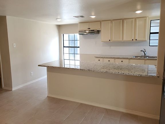 5th image of 1822 Hays St