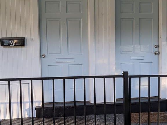 2nd image of 2211 Stamford Ln