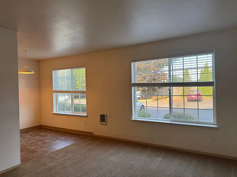 Quiet 2-Bed 2-Bath Apartments Close to WOU with Beautiful Landscaping In-Unit Washer/Dryer — Photo 14