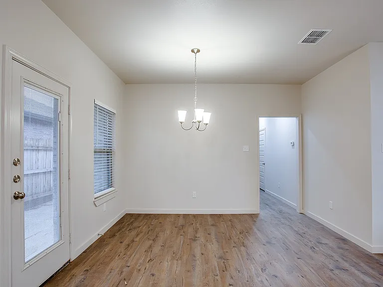 2533 134th St — Photo 7