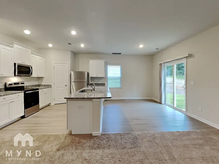 108 Taverners Ln — Photo 4