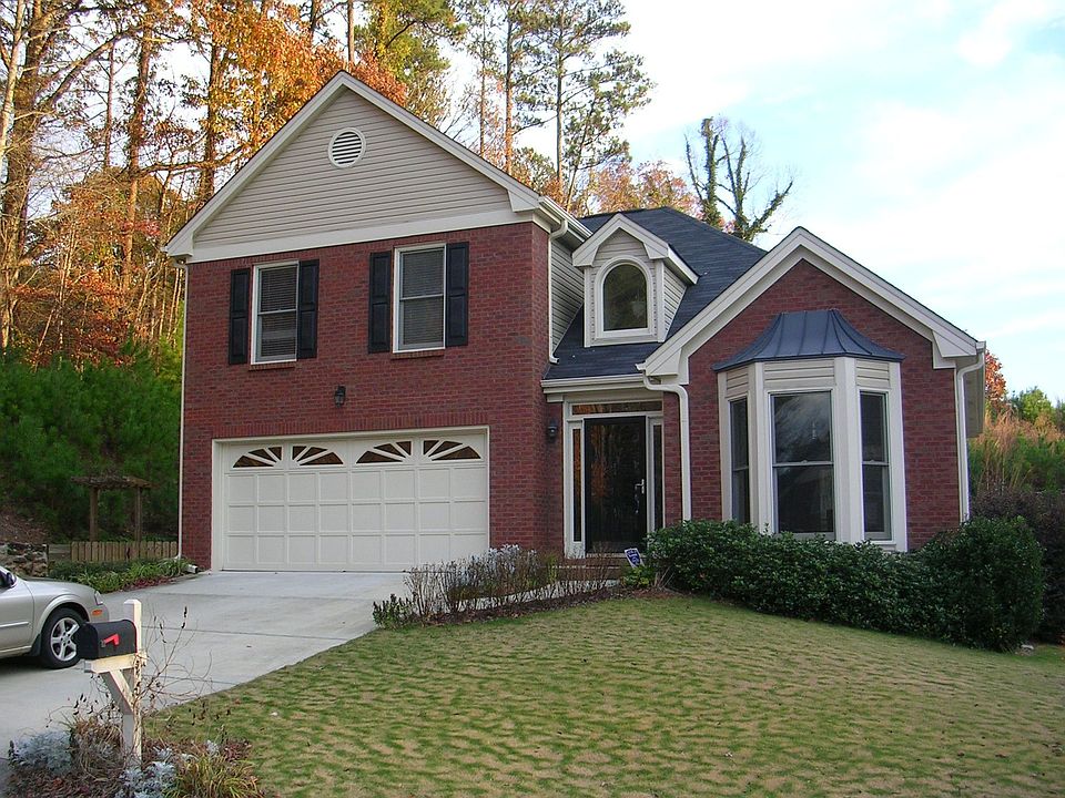 Like new house on cul-du-sac, best lot in the neighborhood, private back yard
