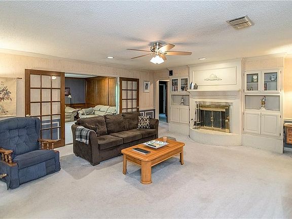 3rd image of 9525 Pitch Pine Dr