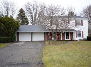 144 Willowbend Dr, Madison, OH 44057