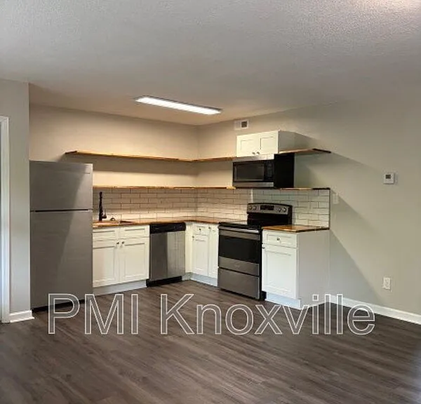 123 Ingersoll Ave #7 — Photo 2