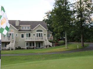 2 Country Club Ln, Middleton, MA 01949