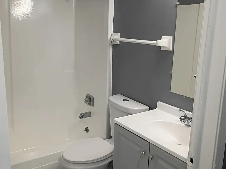 Oak Apartments in Kenosha — Photo 14