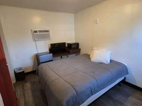 337 E 2nd St, Powell, WY 82435