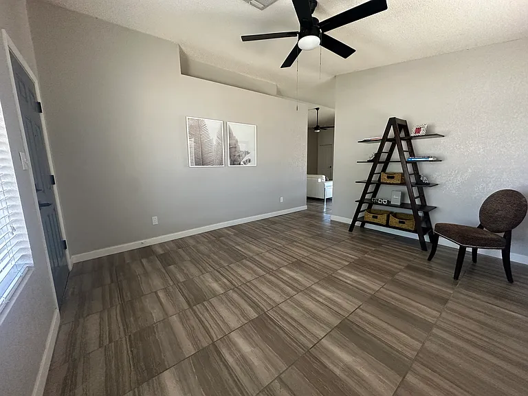 4126 S Cedar Ave — Photo 2