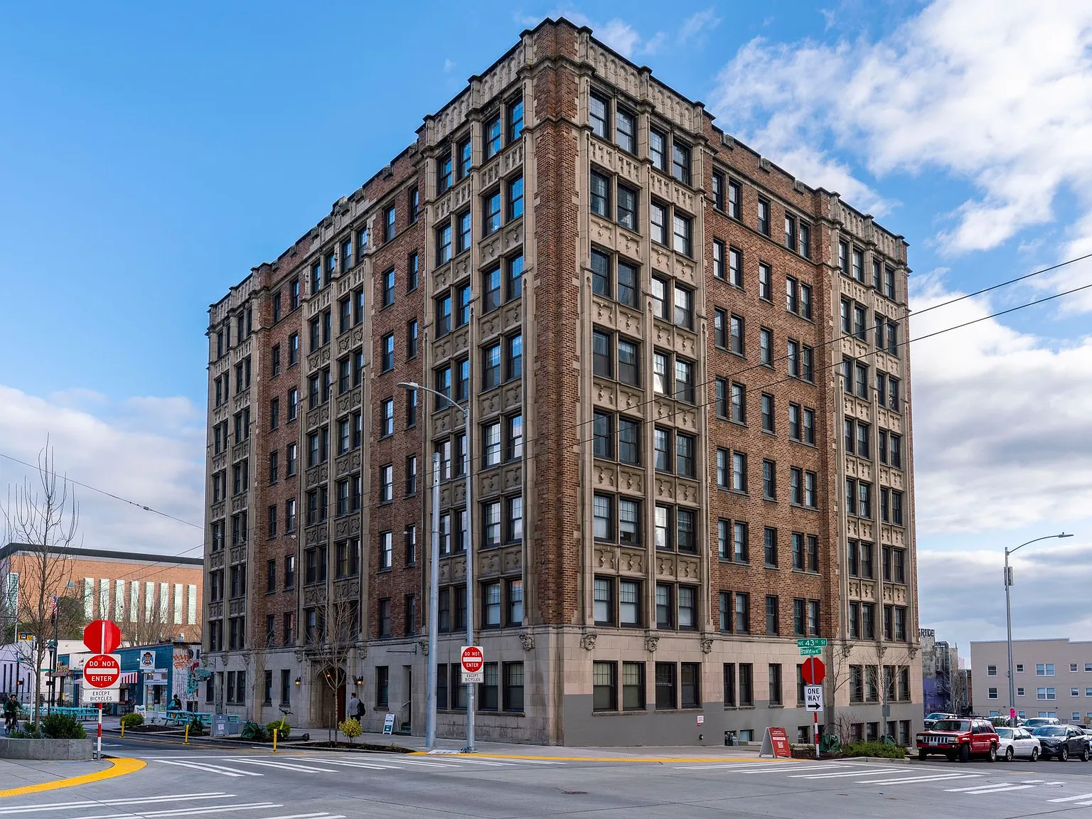 Comfortable Urban Living in a Classic Brick Building Near UW & Light Rail — Photo 1