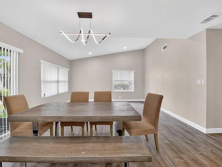 3068 NW 25th Way — Photo 5