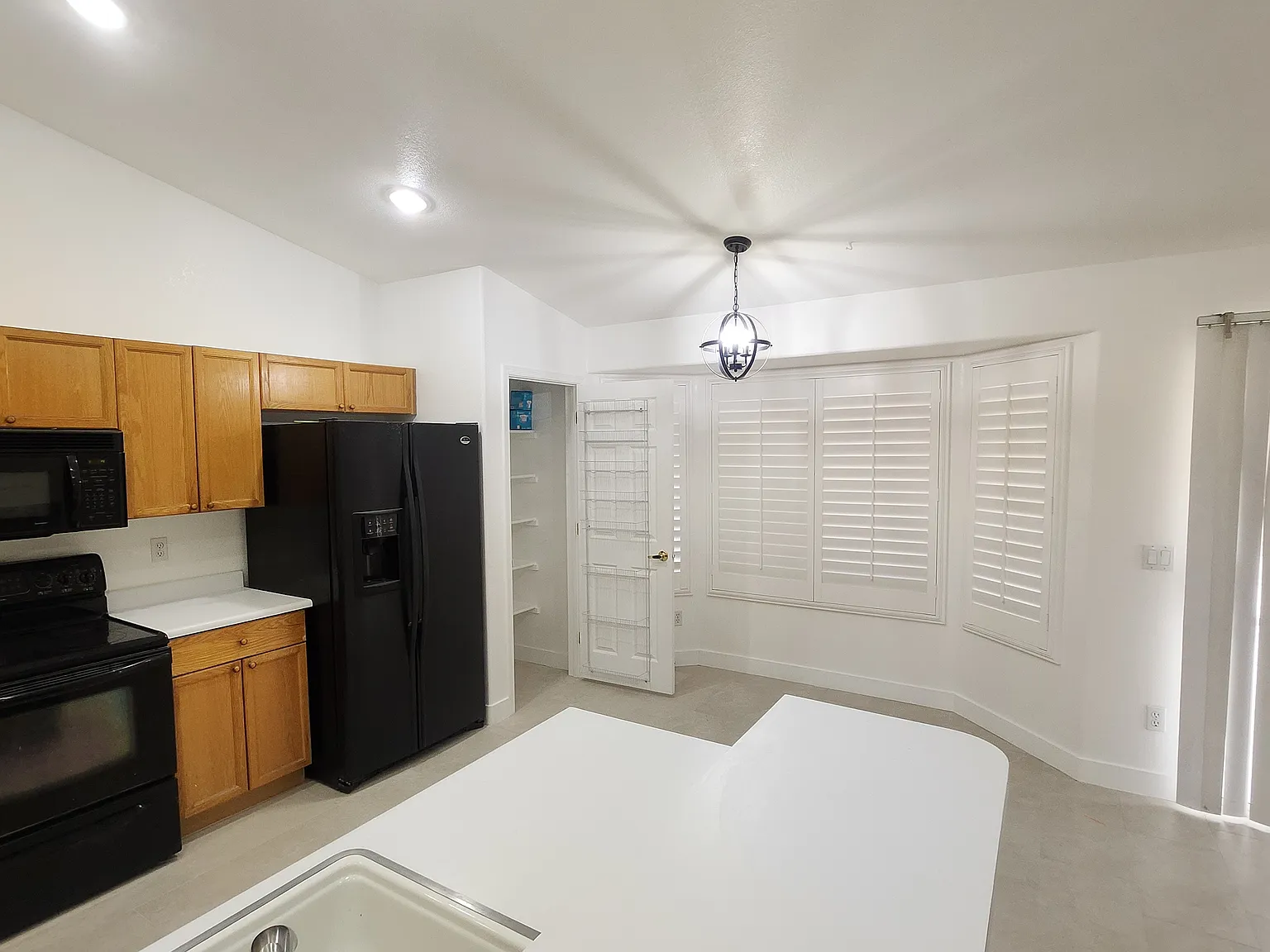 1410 E Bruce Ave — Photo 4