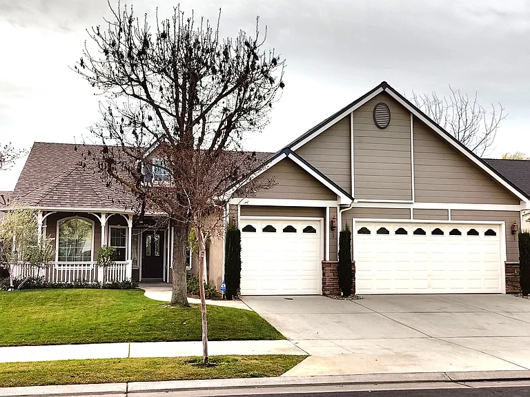 678 Prescott Ave — Photo 1