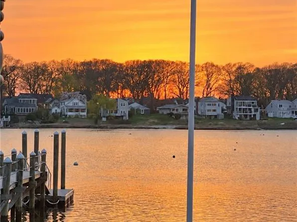 20 Edwin St, Barrington, RI 02806