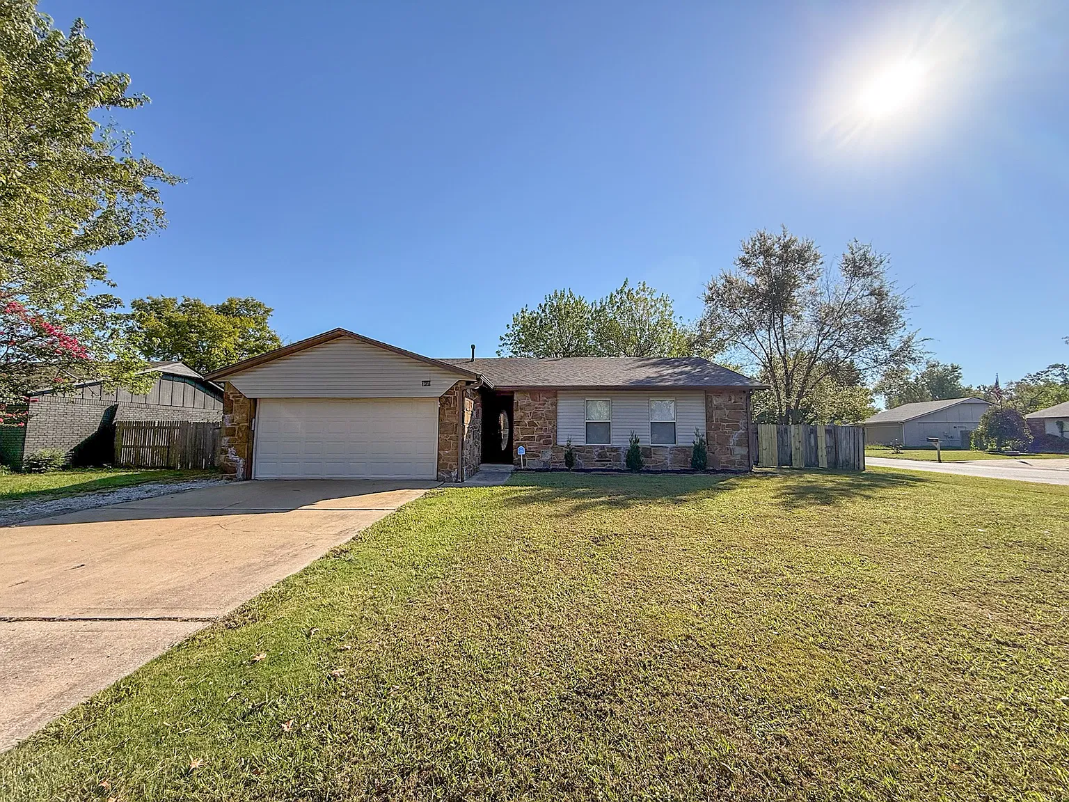 3 bed, $1,625 — Photo 1