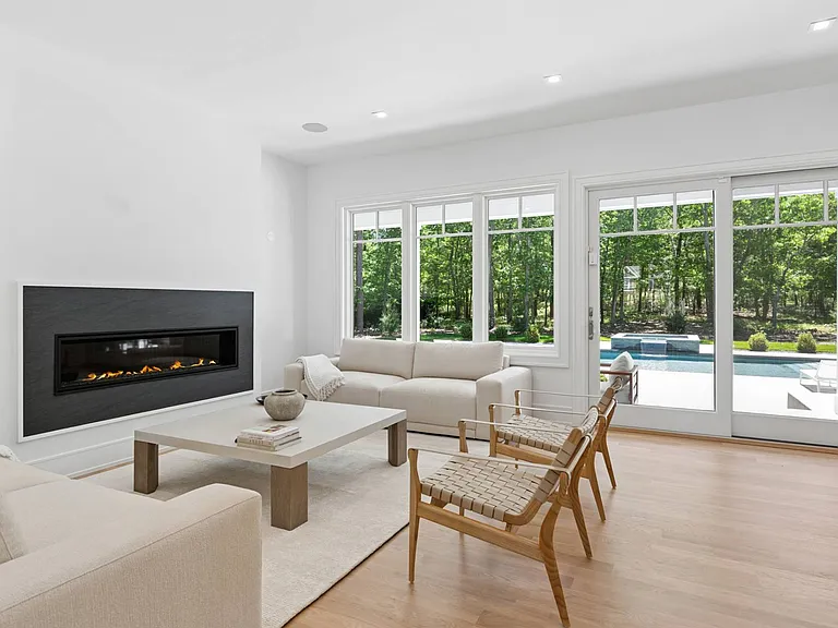 17 Dering Ln — Photo 11