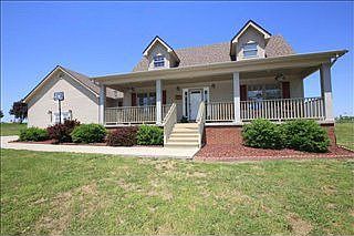 3rd image of 1055 Caroline Dr