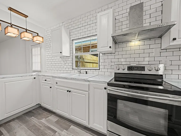 103 Sadler Ave — Photo 1
