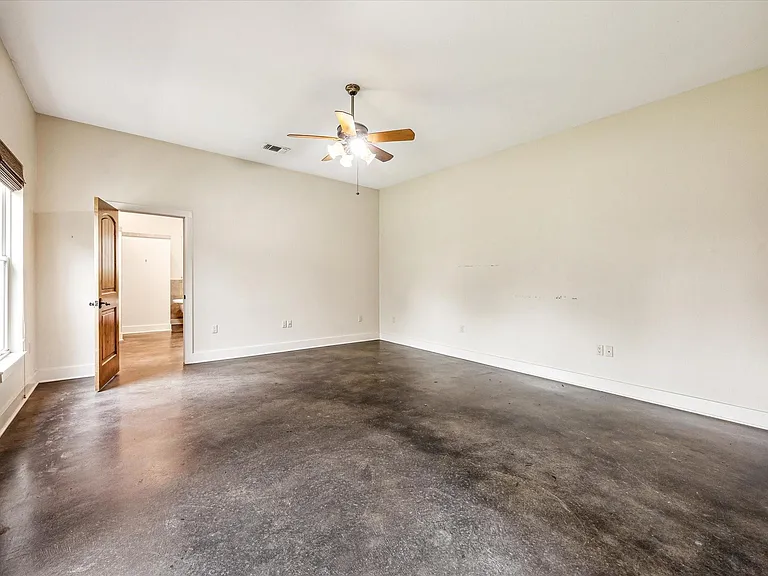 1661 Guenther Rd — Photo 11