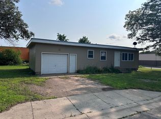 1200 3rd Ave NE, Little Falls, MN 56345