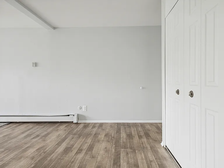 Fox Pointe Apartments — Photo 10