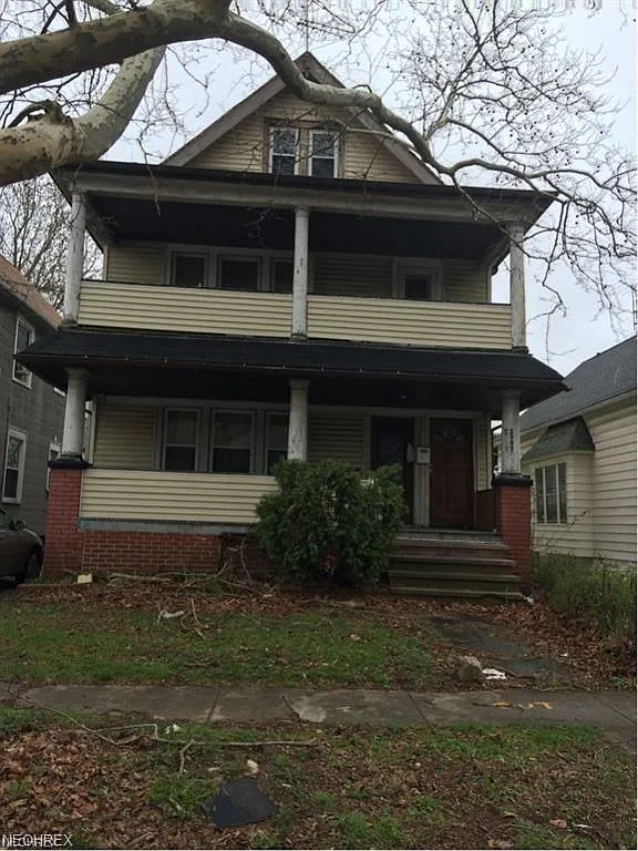 2057 W 81st St photo 1