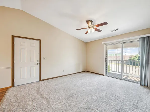 12401 Somerset Place Dr APT J, Saint Louis, MO 63128