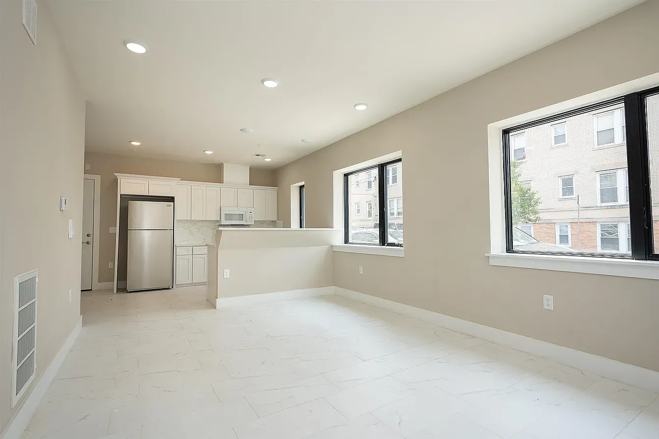 242 Beacon Ave — Photo 3