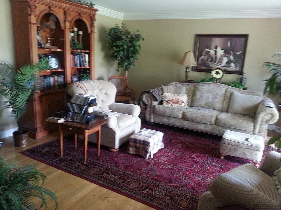 2nd image of 416 E Meade Dr