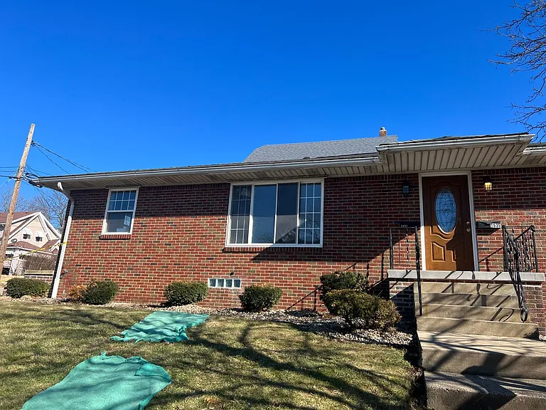 1531 Redwood Ave — Photo 1