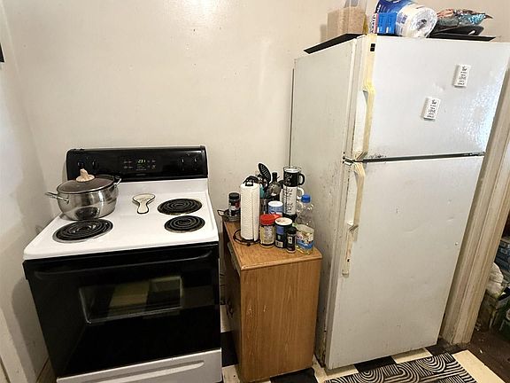 5th image of 48 Highland Ave