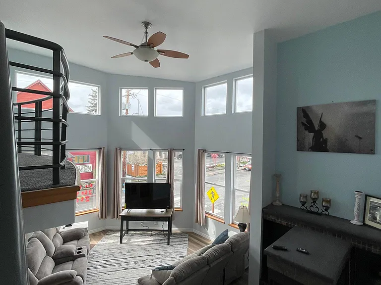 110 N 1st St — Photo 5