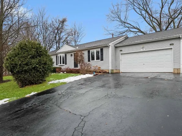 902 Southside Ave, McHenry, IL 60051