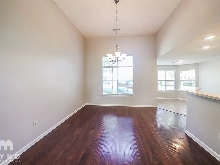 7384 Hunters Forest Dr — Photo 6