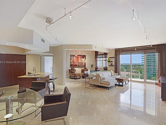 What a fantastic decor!  TWO living areas.......for entertaining and for your enjoyment!