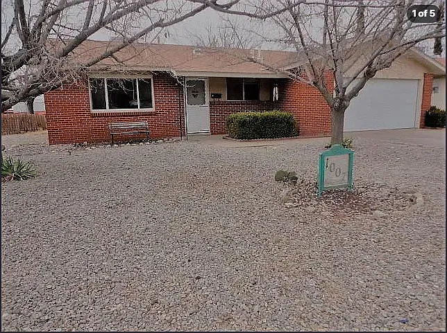 3 bed, 1.5 bath, 1587 sqft, $1,300 — Photo 1